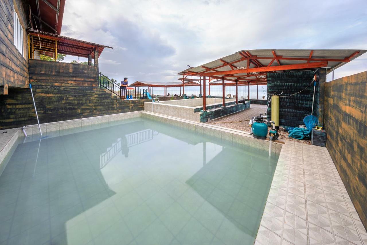 Mega Nasional Seaview Hotel Gunungsitoli Zewnętrze zdjęcie