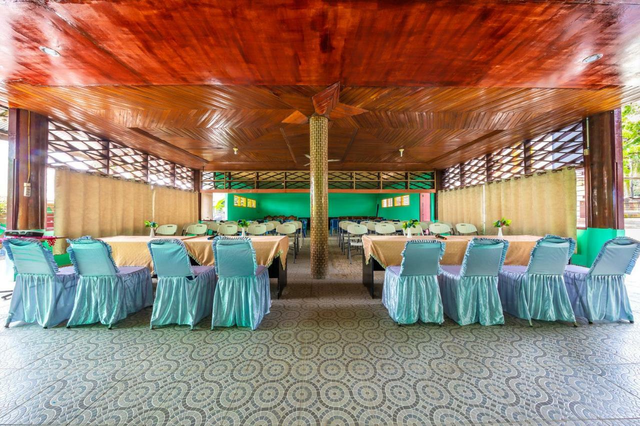 Mega Nasional Seaview Hotel Gunungsitoli Zewnętrze zdjęcie