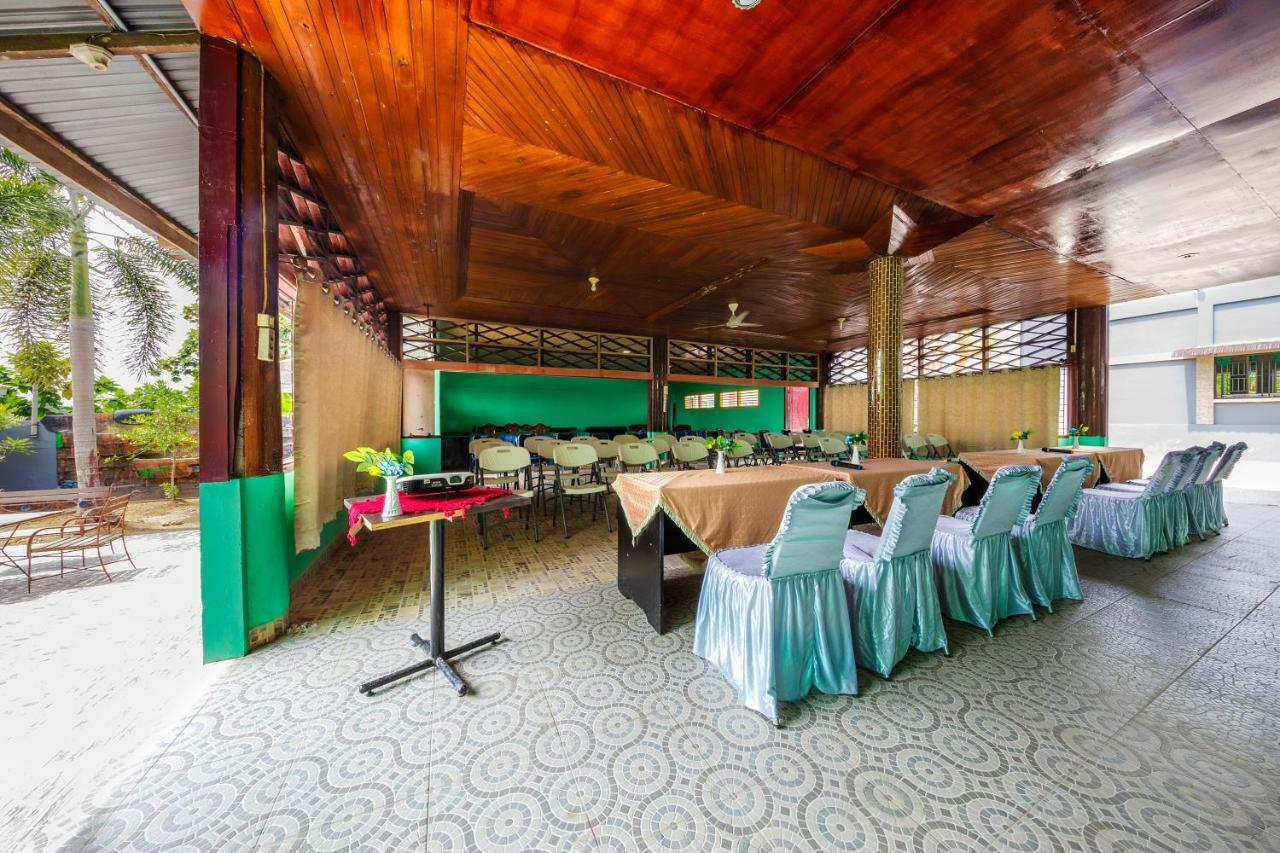 Mega Nasional Seaview Hotel Gunungsitoli Zewnętrze zdjęcie